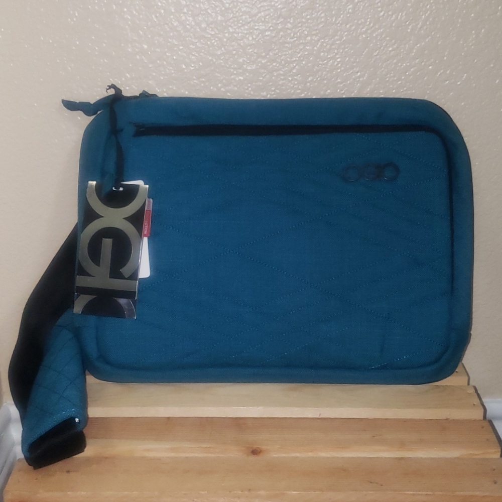 OGIO Laptop/Tablet Crossbody bag
